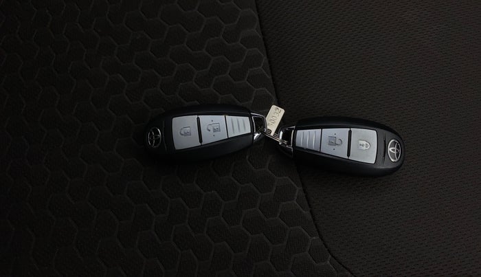 2021 Toyota URBAN CRUISER PREMIUM GRADE AT, Petrol, Automatic, 81,443 km, Key Close Up