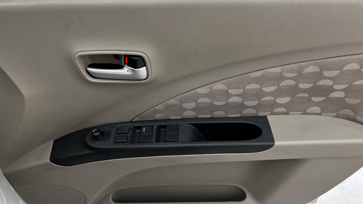 2016 Maruti Celerio ZDI, Diesel, Manual, 59,828 km, Driver Side Door Panels Control