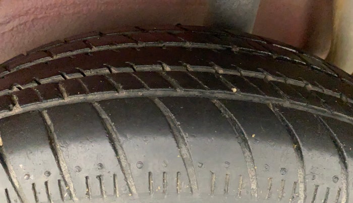 2016 Maruti Celerio ZXI AMT, Petrol, Automatic, 1,05,469 km, Left Rear Tyre Tread