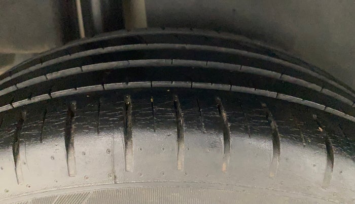 2018 Maruti Ciaz ALPHA 1.4 PETROL, Petrol, Manual, 45,811 km, Right Rear Tyre Tread