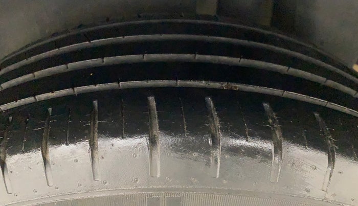2018 Maruti Ciaz ALPHA 1.4 PETROL, Petrol, Manual, 45,811 km, Left Rear Tyre Tread