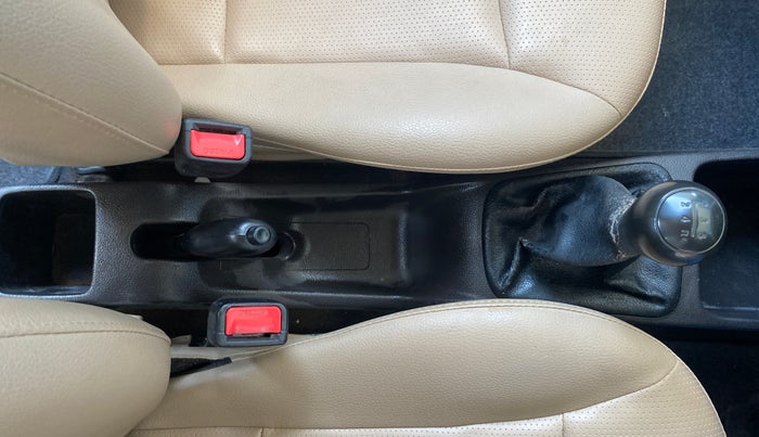 2017 Hyundai Eon ERA +, Petrol, Manual, 78,412 km, Gear Lever