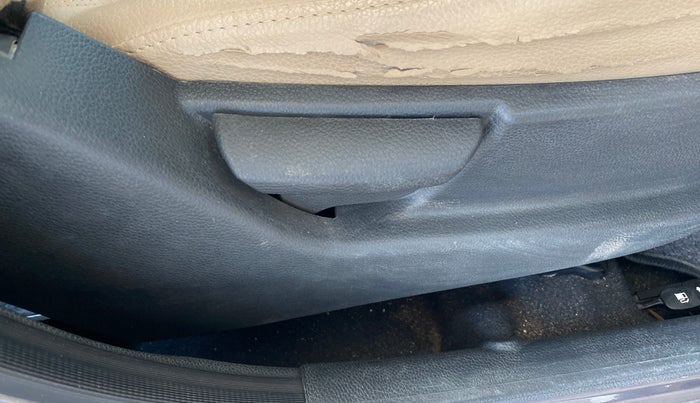 2017 Hyundai Eon ERA +, Petrol, Manual, 78,412 km, Driver Side Adjustment Panel