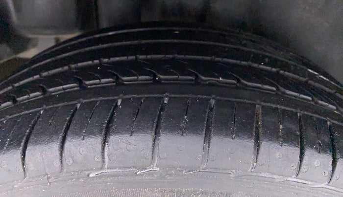 2020 Maruti Ciaz ALPHA 1.5 AT SHVS, Petrol, Automatic, 17,375 km, Right Rear Tyre Tread