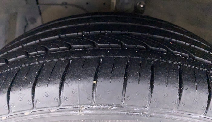 2020 Maruti Ciaz ALPHA 1.5 AT SHVS, Petrol, Automatic, 17,375 km, Left Front Tyre Tread