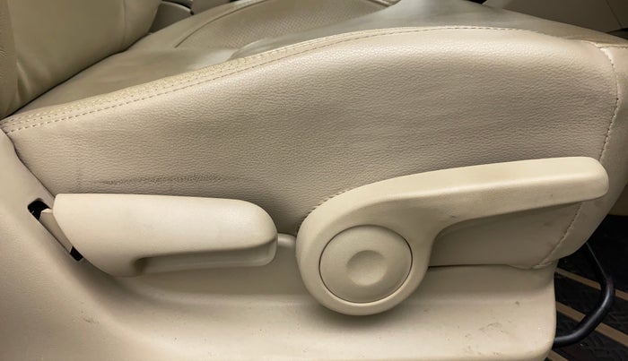 2020 Maruti Ciaz ALPHA 1.5 AT SHVS, Petrol, Automatic, 17,375 km, Driver Side Adjustment Panel