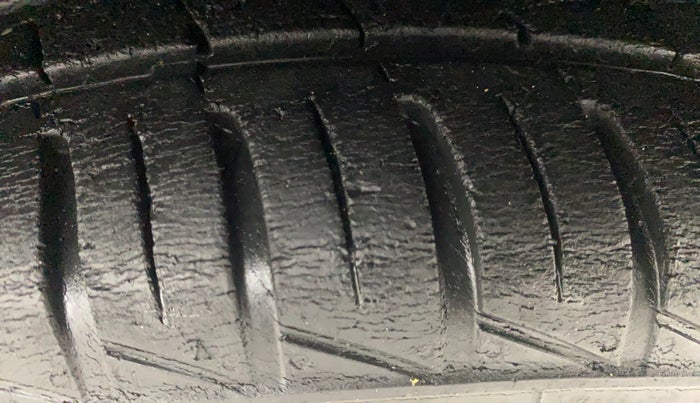 2020 Renault Kwid RXT 1.0 AMT (O), Petrol, Automatic, 56,327 km, Left Front Tyre Tread