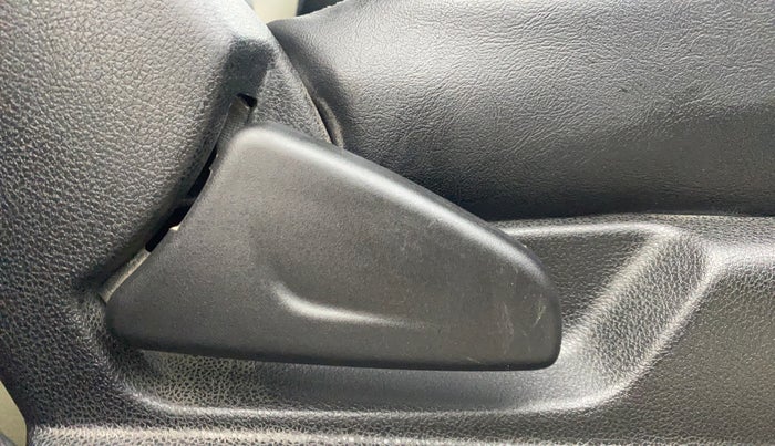 2020 Renault Kwid RXT 1.0 AMT (O), Petrol, Automatic, 56,327 km, Driver Side Adjustment Panel