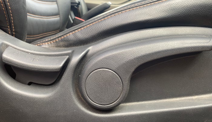 2018 Hyundai Elite i20 ASTA 1.2  CVT, Petrol, Automatic, 32,704 km, Driver Side Adjustment Panel