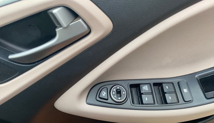 2018 Hyundai Elite i20 ASTA 1.2  CVT, Petrol, Automatic, 32,704 km, Driver Side Door Panels Control