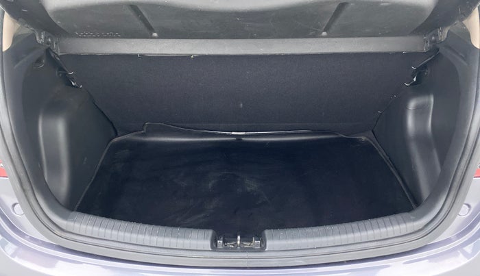 2017 Hyundai Grand i10 SPORTZ 1.2 KAPPA VTVT, Petrol, Manual, 9,253 km, Boot Inside View