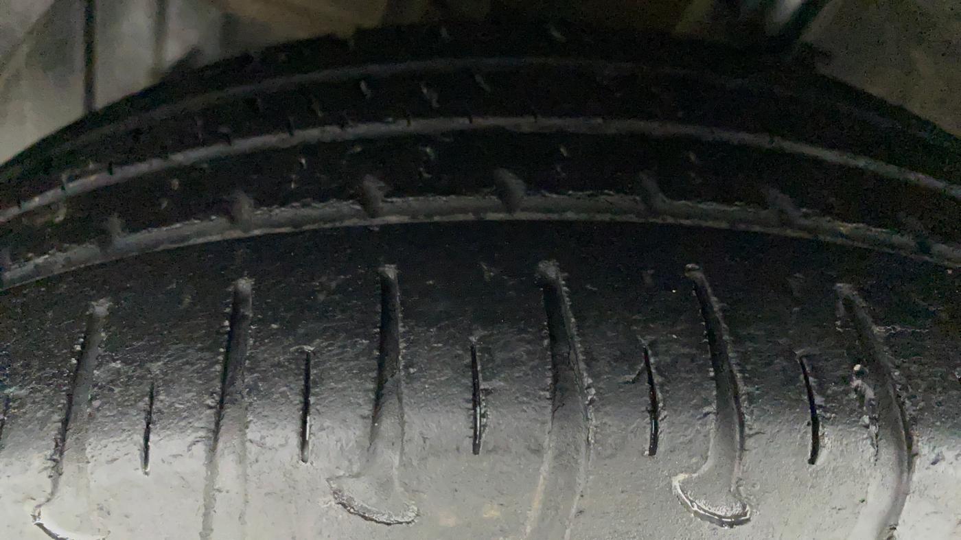 2017 Hyundai Grand i10 MAGNA AT 1.2 KAPPA VTVT, Petrol, Automatic, 57,438 km, Left Front Tyre Tread