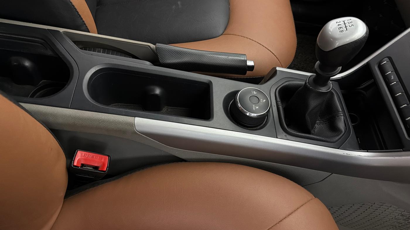 2018 Tata NEXON XM PETROL, Petrol, Manual, 42,767 km, Gear Lever