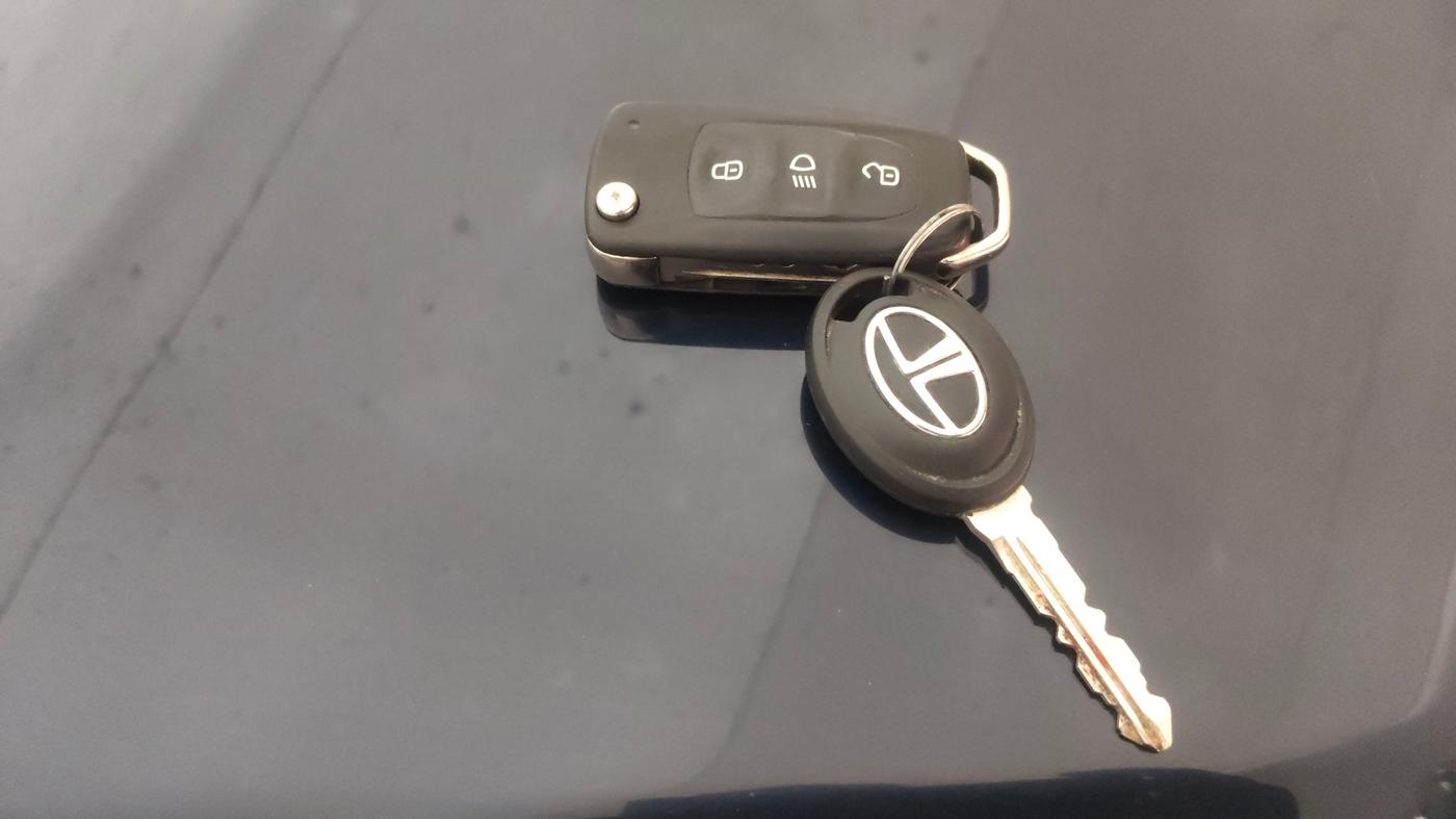 2019 Tata TIGOR XZ PLUS PETROL, Petrol, Manual, 72,772 km, Key Close Up