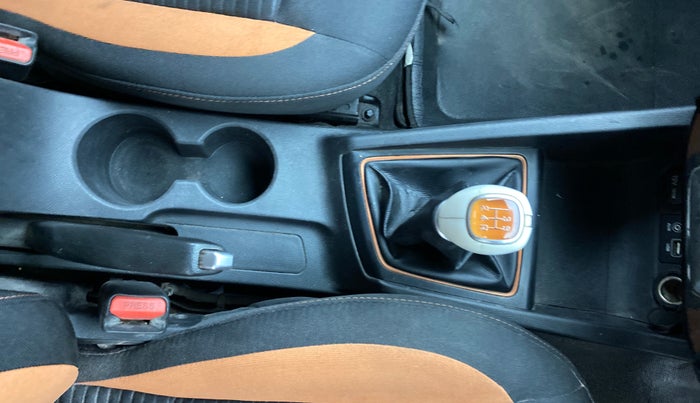 2016 Hyundai i20 Active 1.2 SX, Petrol, Manual, 75,197 km, Gear Lever