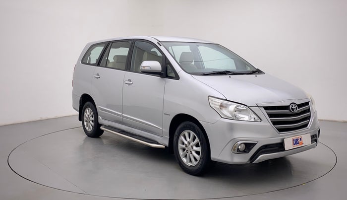 2014 Toyota Innova 2.5 VX 8 STR BS IV, Diesel, Manual, 84,292 km, Right Front Diagonal