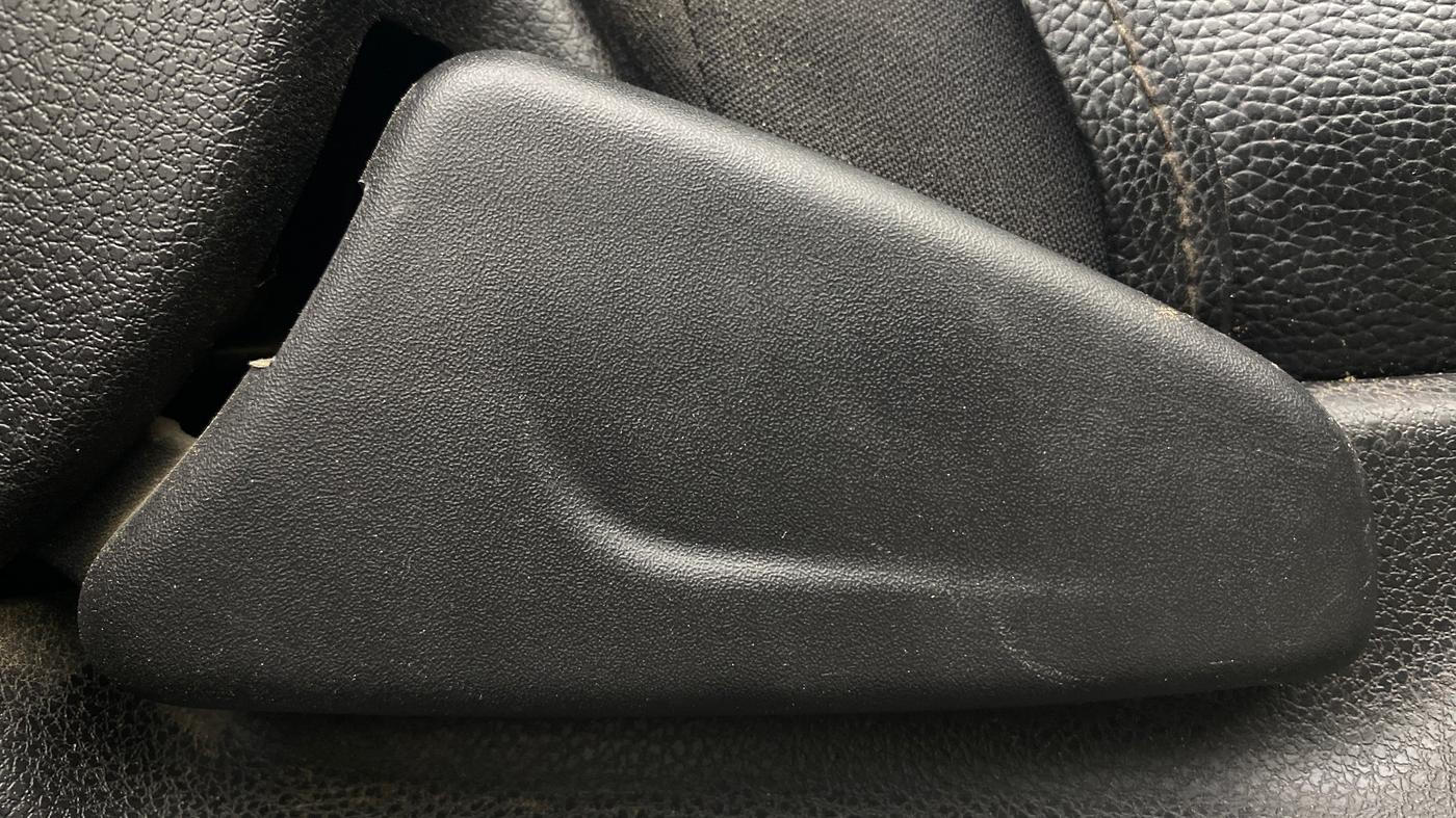 2018 Renault Kwid RXT 0.8 (O), Petrol, Manual, 42,708 km, Driver Side Adjustment Panel