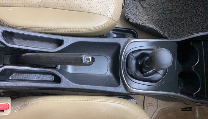 2016 Honda City 1.5L I-VTEC VX, Petrol, Manual, 1,02,341 km, Gear Lever