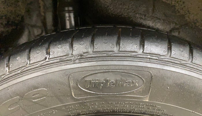 2016 Honda City 1.5L I-VTEC VX, Petrol, Manual, 1,02,341 km, Right Rear Tyre Tread