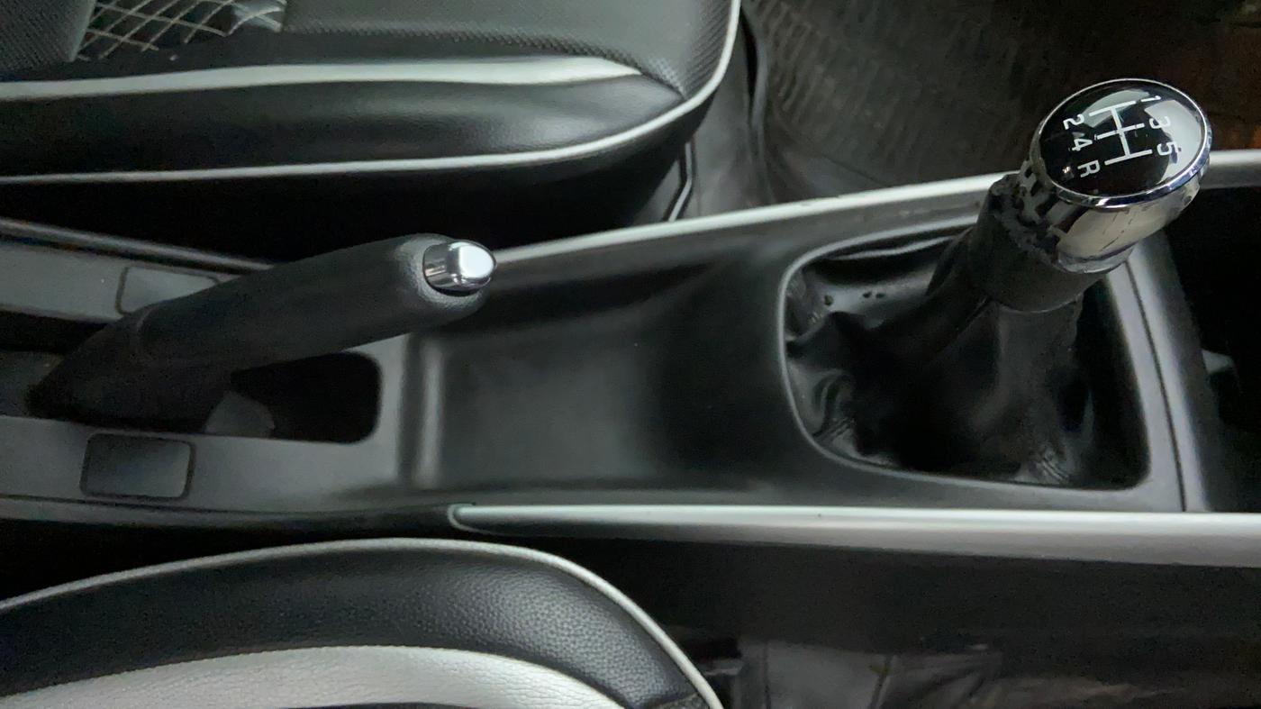 2016 Maruti Baleno ZETA 1.2 K12, Petrol, Manual, 59,180 km, Gear Lever
