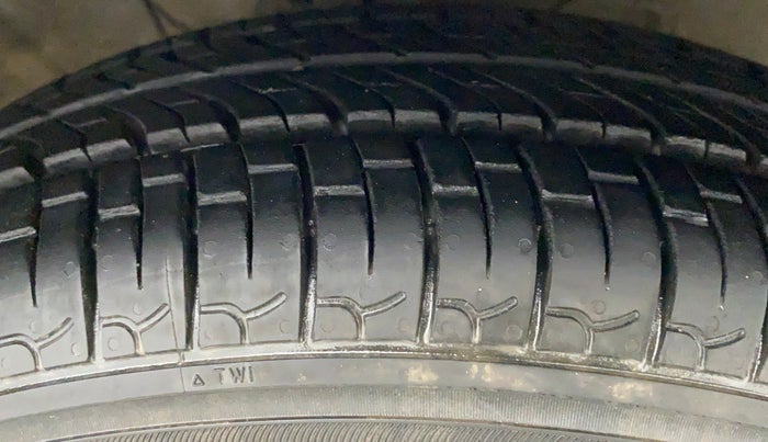 2021 Hyundai NEW SANTRO SPORTZ EXECUTIVE MT CNG, CNG, Manual, 55,730 km, Right Front Tyre Tread