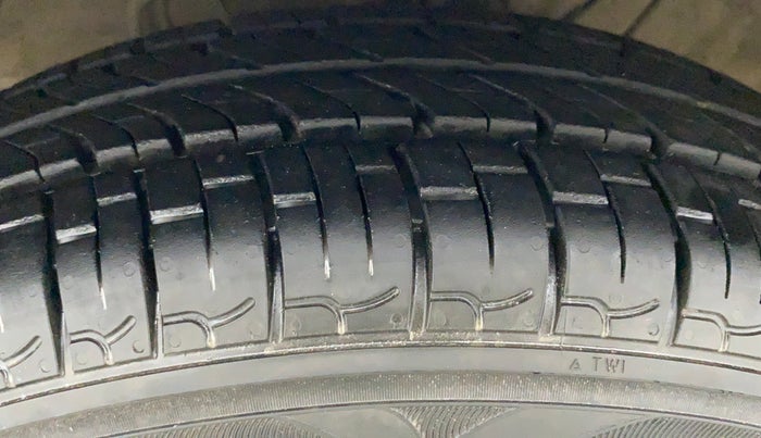 2021 Hyundai NEW SANTRO SPORTZ EXECUTIVE MT CNG, CNG, Manual, 55,730 km, Left Front Tyre Tread