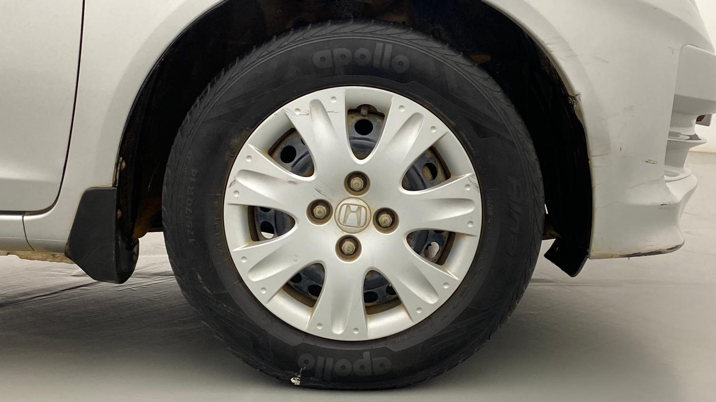 2014 Honda Amaze 1.2 SX MT I VTEC, Petrol, Manual, 54,530 km, Right Front Wheel