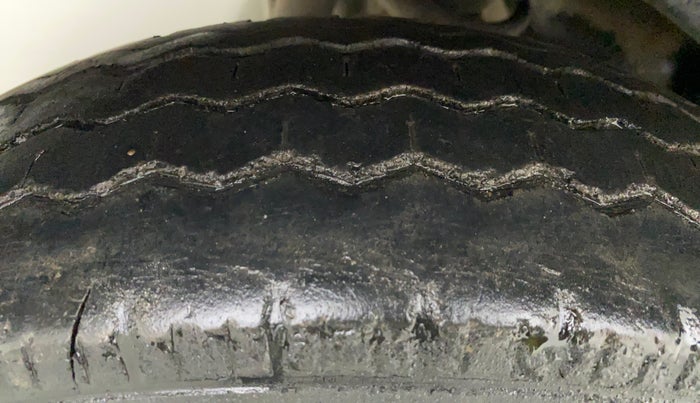 2012 Maruti Eeco 5 STR WITH A/C+HTR, Petrol, Manual, 44,386 km, Right Rear Tyre Tread