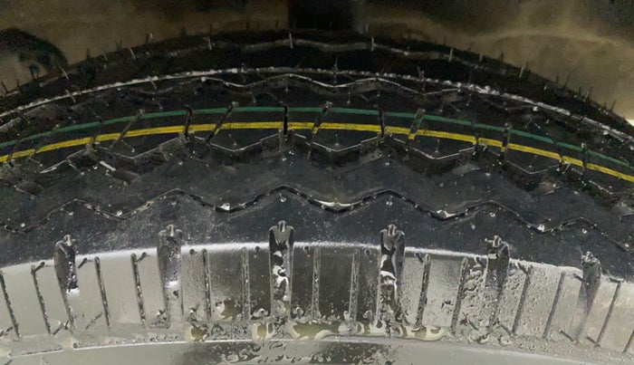 2012 Maruti Eeco 5 STR WITH A/C+HTR, Petrol, Manual, 44,386 km, Right Front Tyre Tread