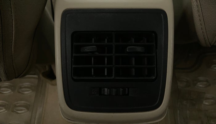 2019 Maruti Dzire VDI, Diesel, Manual, 21,577 km, Rear AC vent