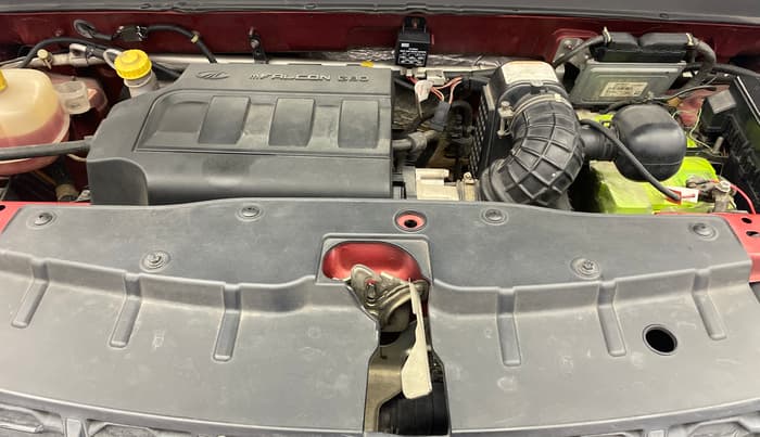 2018 Mahindra Kuv100 K8 6 STR, Petrol, Manual, 66,771 km, Engine View