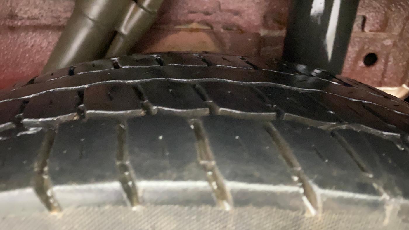 2018 Mahindra Kuv100 K8 6 STR, Petrol, Manual, 66,771 km, Left Rear Tyre Tread