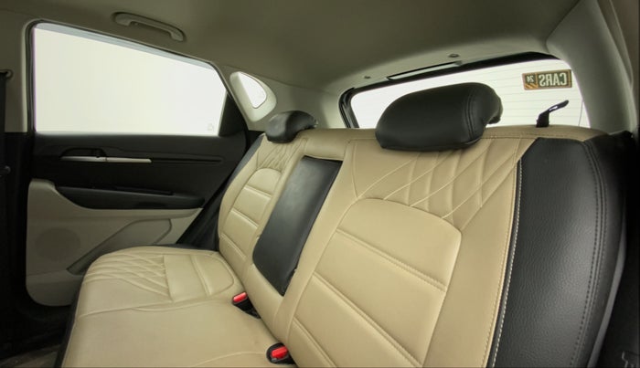 2020 KIA SONET HTX 1.0 IMT, Petrol, Manual, 24,023 km, Right Side Rear Door Cabin