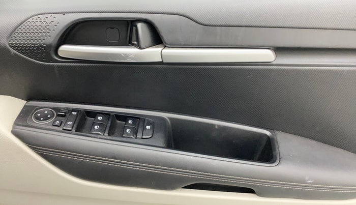 2020 KIA SONET HTX 1.0 IMT, Petrol, Manual, 24,023 km, Driver Side Door Panels Control
