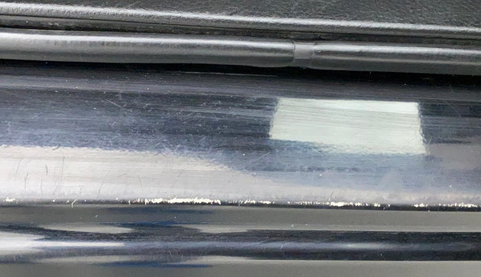 2012 Maruti Swift VDI, Diesel, Manual, 76,775 km, Right running board - Minor scratches