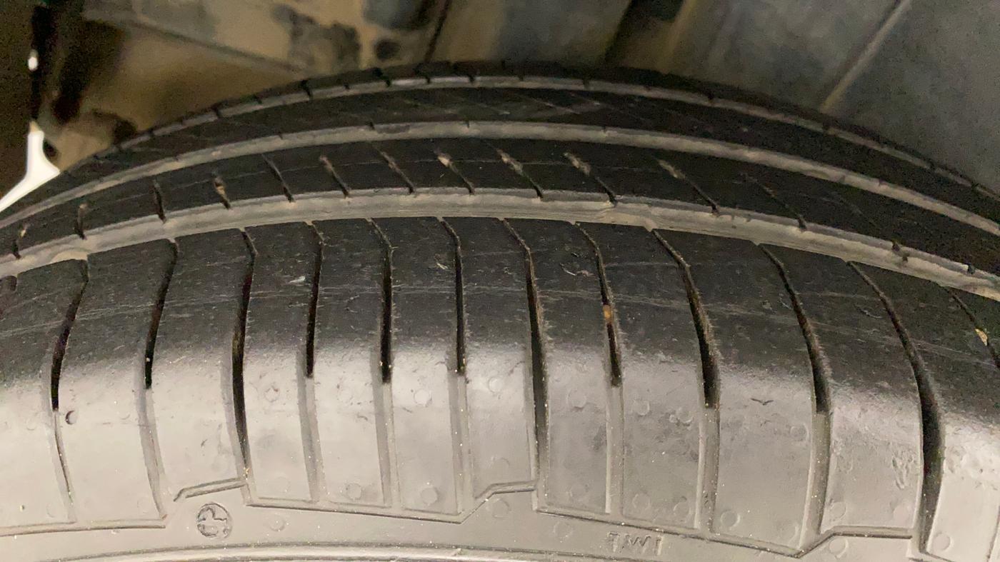 2012 Maruti Swift VDI, Diesel, Manual, 76,775 km, Right Rear Tyre Tread