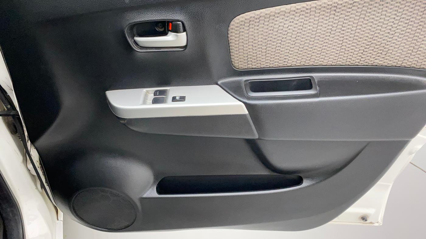 2014 Maruti Wagon R 1.0 LXI CNG, CNG, Manual, 43,986 km, Driver Side Door Panels Control