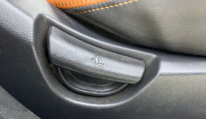 2016 Hyundai Grand i10 SPORTZ 1.1 CRDI, Diesel, Manual, 62,051 km, Driver Side Adjustment Panel