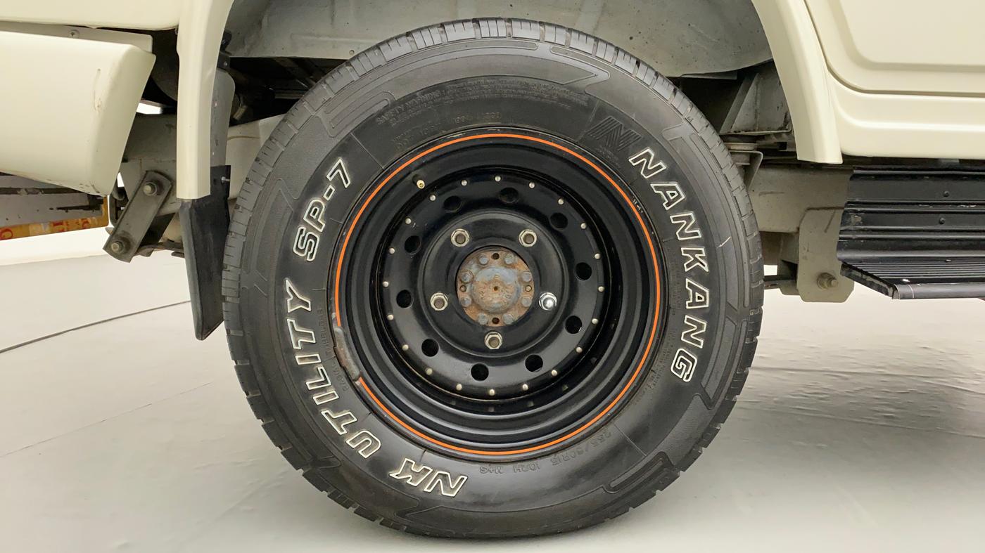 2017 Mahindra Bolero Power+ ZLX Micro Hybrid, Diesel, Manual, 99,835 km, Right Rear Wheel