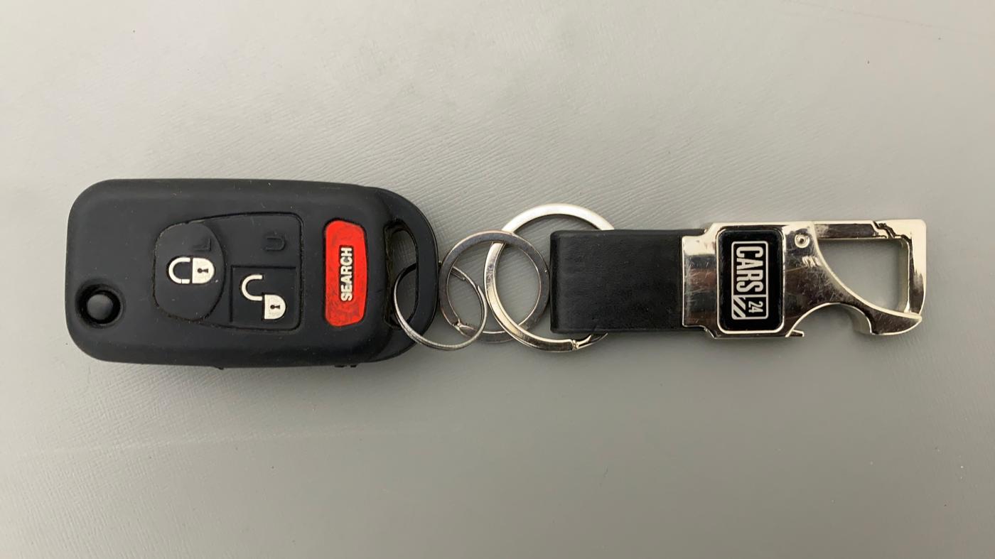 2017 Mahindra Bolero Power+ ZLX Micro Hybrid, Diesel, Manual, 99,835 km, Key Close Up