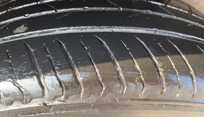 2018 Maruti Baleno ZETA PETROL 1.2, Petrol, Manual, 76,839 km, Left Rear Tyre Tread