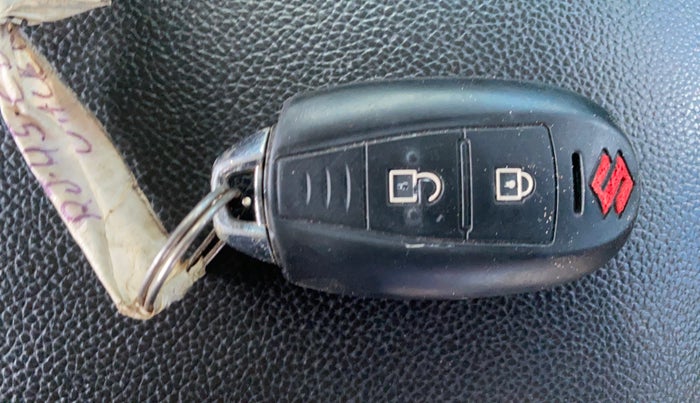 2018 Maruti Baleno ZETA PETROL 1.2, Petrol, Manual, 76,839 km, Key Close Up