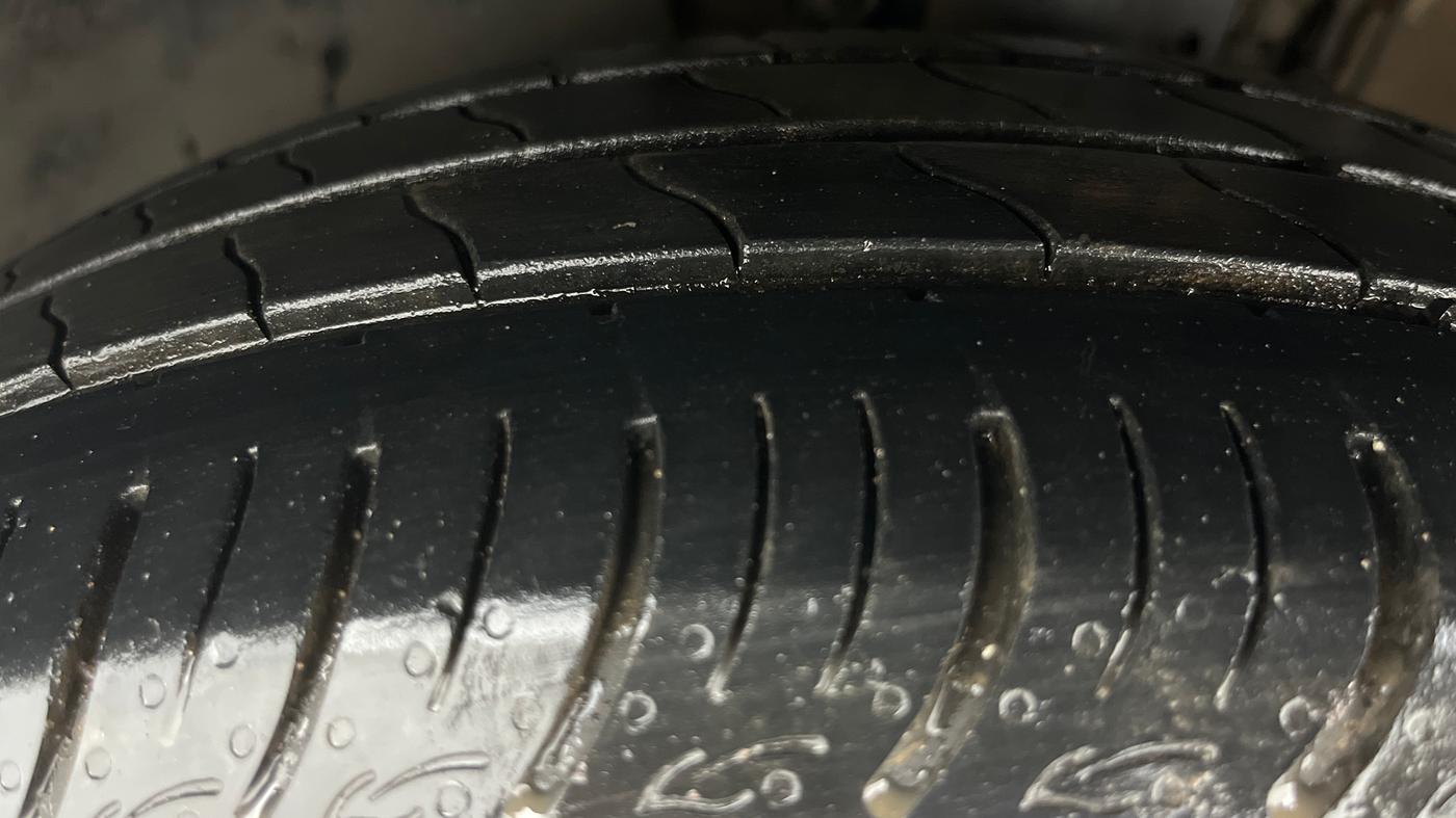 2021 Volkswagen Vento HIGHLINE 1.0L TSI, Petrol, Manual, 77,966 km, Left Front Tyre Tread