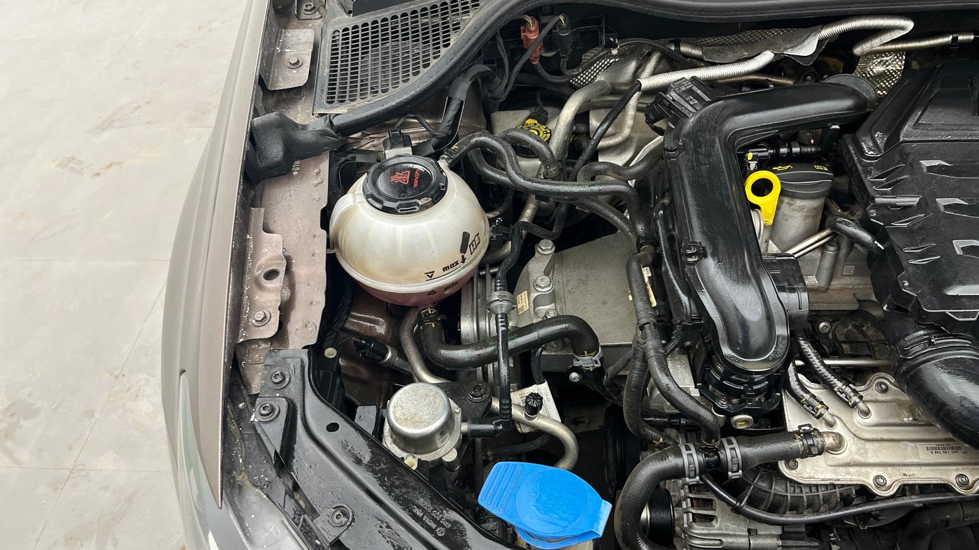 2021 Volkswagen Vento HIGHLINE 1.0L TSI, Petrol, Manual, 77,966 km, Engine View - Right