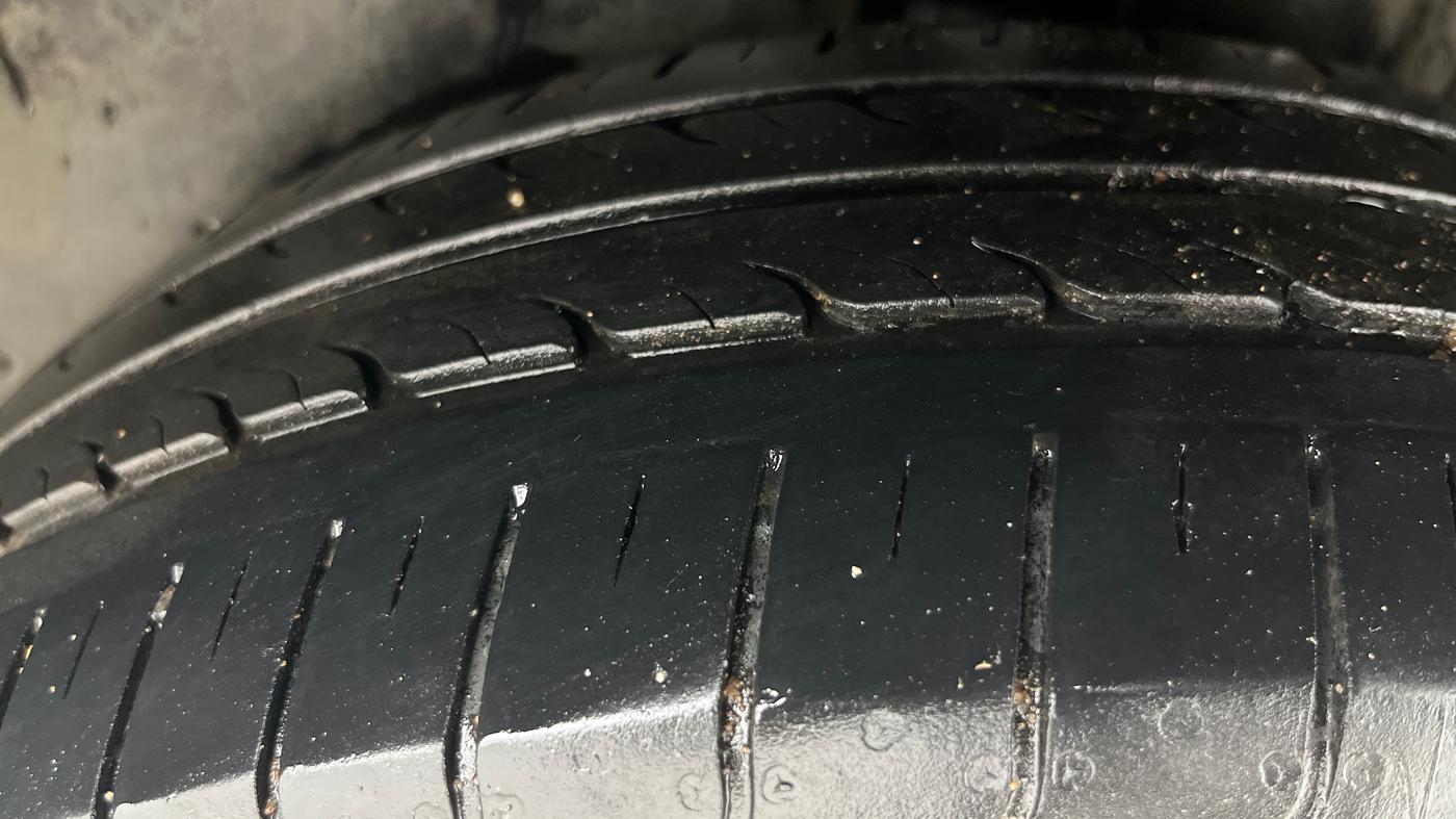 2021 Volkswagen Vento HIGHLINE 1.0L TSI, Petrol, Manual, 77,966 km, Left Rear Tyre Tread