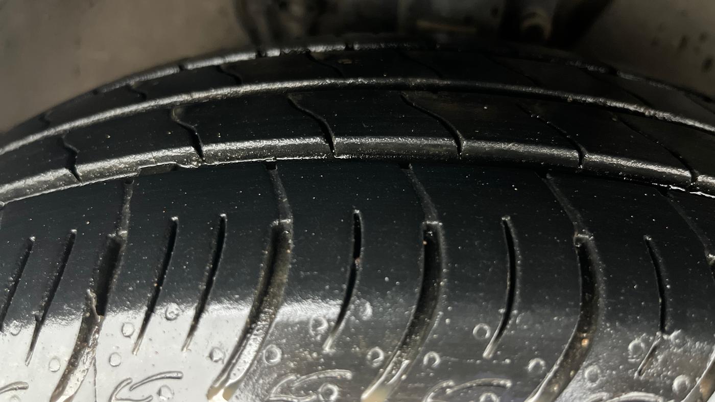 2021 Volkswagen Vento HIGHLINE 1.0L TSI, Petrol, Manual, 77,966 km, Right Front Tyre Tread