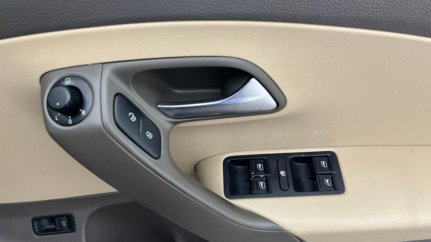 2021 Volkswagen Vento HIGHLINE 1.0L TSI, Petrol, Manual, 77,966 km, Driver Side Door Panels Control