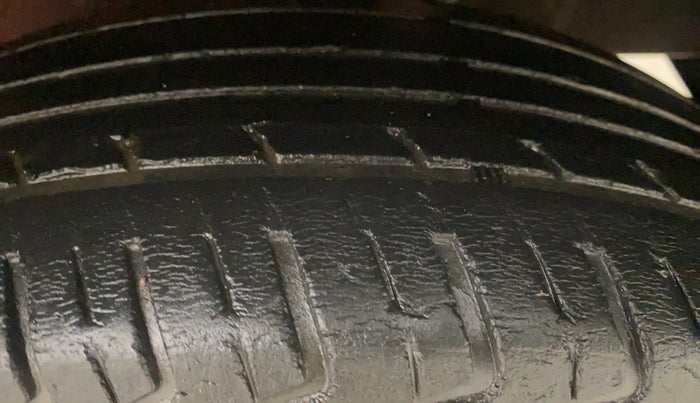 2017 Datsun Redi Go T (O), Petrol, Manual, 43,414 km, Left Rear Tyre Tread