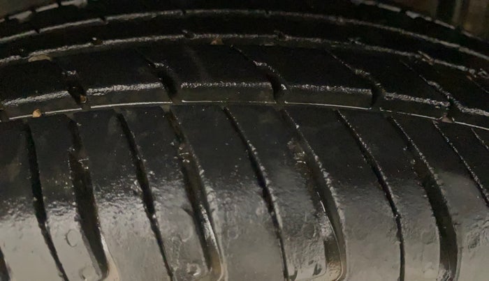 2017 Datsun Redi Go T (O), Petrol, Manual, 43,414 km, Right Rear Tyre Tread