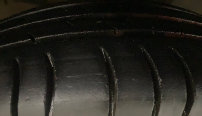 2017 Datsun Redi Go T (O), Petrol, Manual, 43,414 km, Left Front Tyre Tread